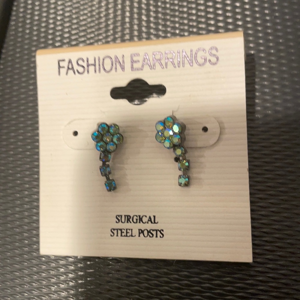 Pretty small earrings